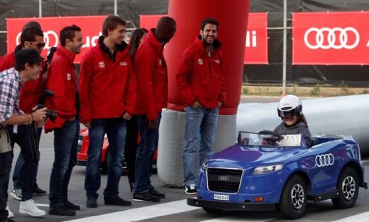 FOTO Messi si Iniesta au trecut pe TURBO DIESEL, Xavi si-a luat limuzina neagra! Jucatorii Barcei au primit masini noi! Ce conduc liderii din Primera:_8