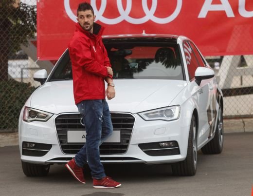 FOTO Messi si Iniesta au trecut pe TURBO DIESEL, Xavi si-a luat limuzina neagra! Jucatorii Barcei au primit masini noi! Ce conduc liderii din Primera:_11