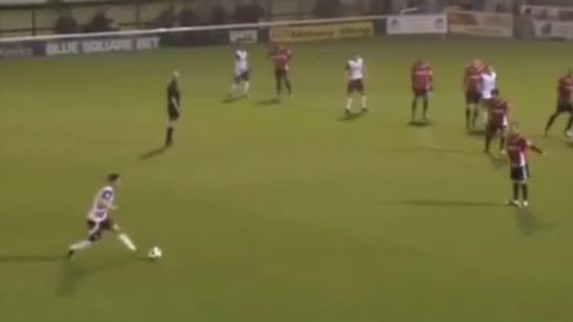 S-a descoperit si ANTI-ZLATANUL :) Daca Ibra a reusit golul mileniului, el a avut cea mai proasta lovitura libera vazuta vreodata! Faza la care razi cu lacrimi: VIDEO