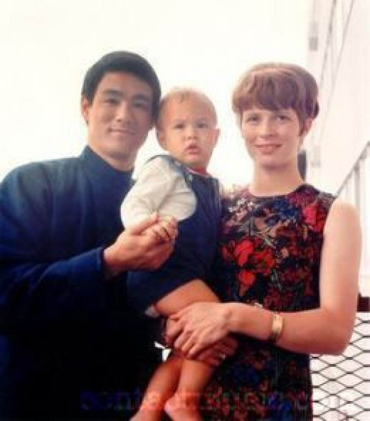 Misterul mortii lui Bruce Lee! Cele doua SUBSTANTE gasite in corpul sau: Una din ele o cumperi din farmacie, cealalta e ILEGALA:_1