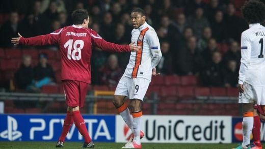 Lucescu se ENERVEAZA din nou! UEFA l-a suspendat pe Luiz Adriano pentru gestul MIZERABIL din Liga! Cum a fost sanctionat: