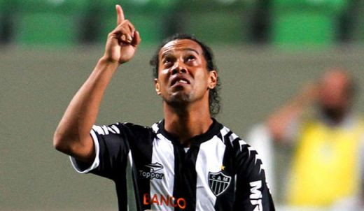 AMBITIA lui Ronaldinho e infinita! La 32 de ani le-a dat fanilor cea mai frumoasa veste! Vezi ce a facut: