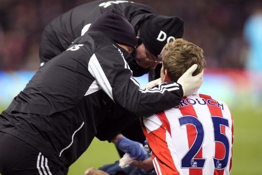 Peter Crouch si-a TUNAT zambetul! A pierdut doi dinti dupa un contact de K1: 