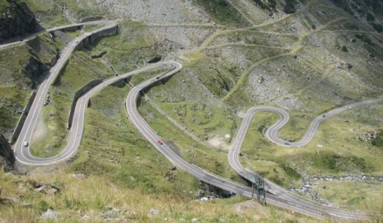 FOTO Cele mai TERIFIANTE drumuri din lume! Ai avea curaj sa le parcurgi pe TOATE? Vezi top10:_1