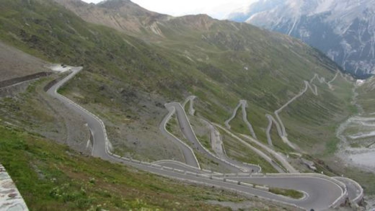 FOTO Cele mai TERIFIANTE drumuri din lume! Ai avea curaj sa le parcurgi pe TOATE? Vezi top10:_5