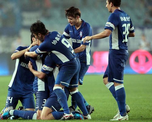 Un roman a ajuns ZEU pentru un miliard de oameni! Povestea INCREDIBILA a celui mai tare stranier din 2012! Ce nationala vrea sa-l ia dupa ce a fost IGNORAT in Romania_1