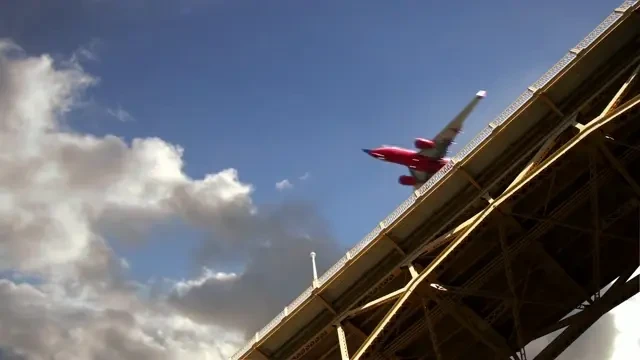 Cel mai AGLOMERAT aeroport din lume