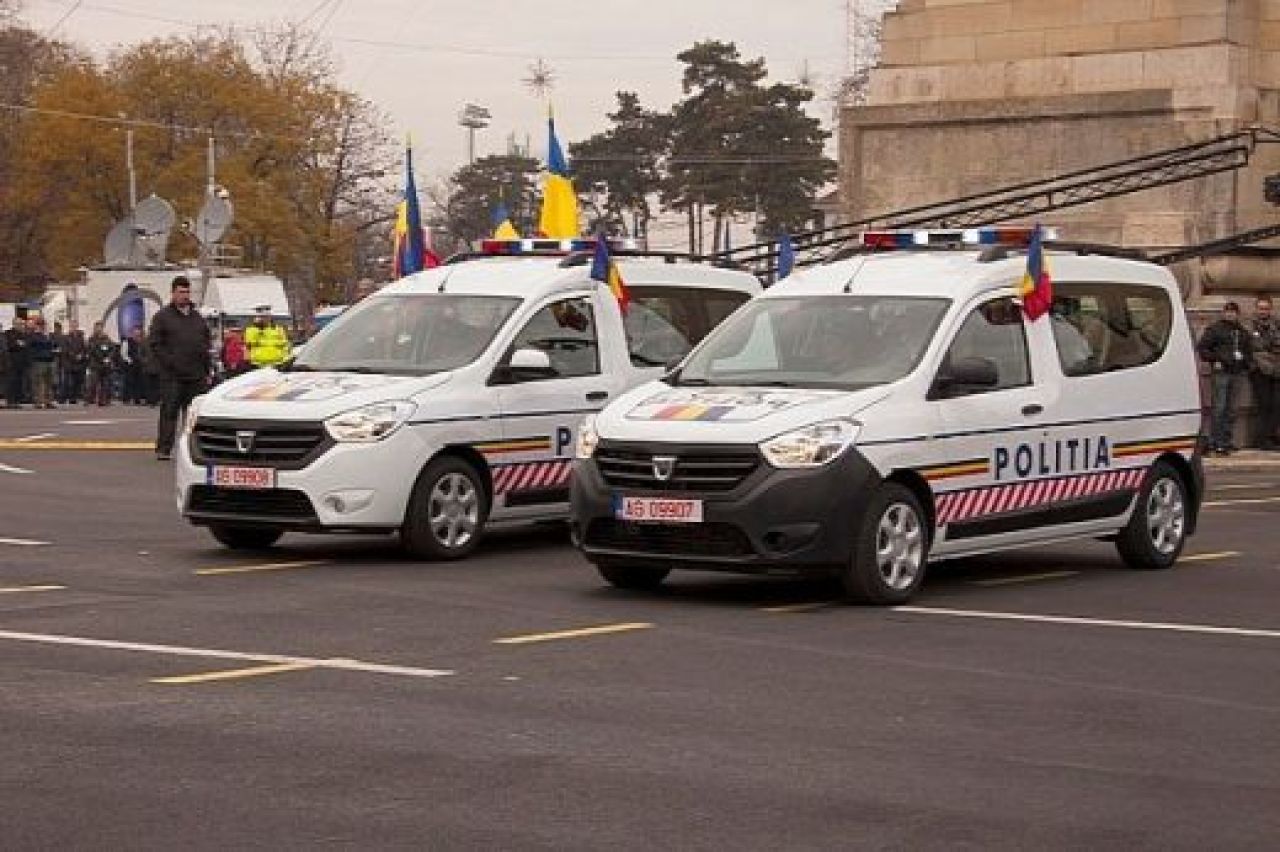 FOTO Politia romana a primit masini noi in dotare! Cu ce au DEFILAT politistii de 1 decembrie:_6