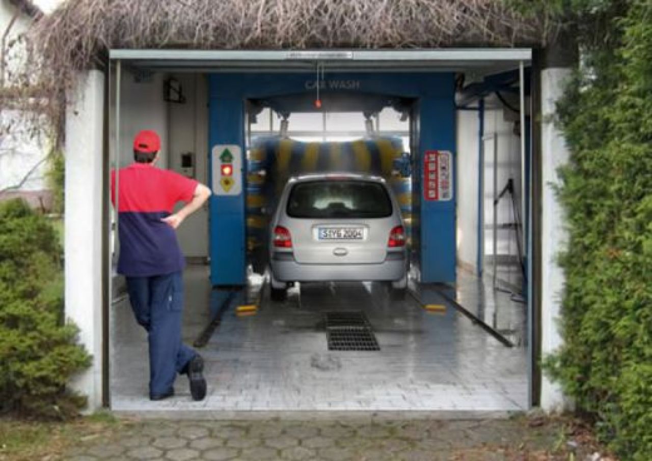 FOTO SENZATIONAL! N-ai fi crezut niciodata ca poti sa-ti parchezi masina aici! Super iluzii optice!_23