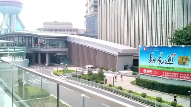 Chinezii fac inovatia SECOLULUI! Cum au rezolvat problema traficului! Podul UNIC in lume in orasul care se sufoca!