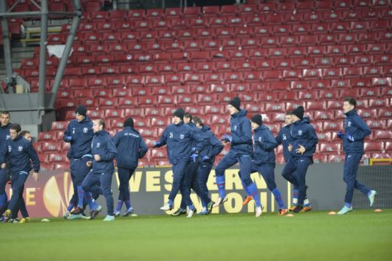 LIVEBLOG Romania striga CA-LI-FI-CA-RE! Nesu e alaturi de Steaua! Mesajul de CALIFICARE postat pe Facebook de doi stelisti EUROfantastici_8