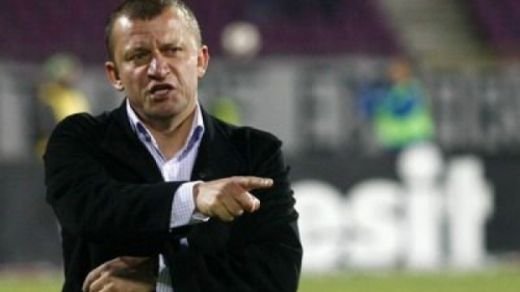 Dorinel a trecut la curatenie! Doi jucatori sunt scosi din vestiar dupa ce au refuzat sa mai vina la antrenament! Suntem neplatiti de atatea luni!