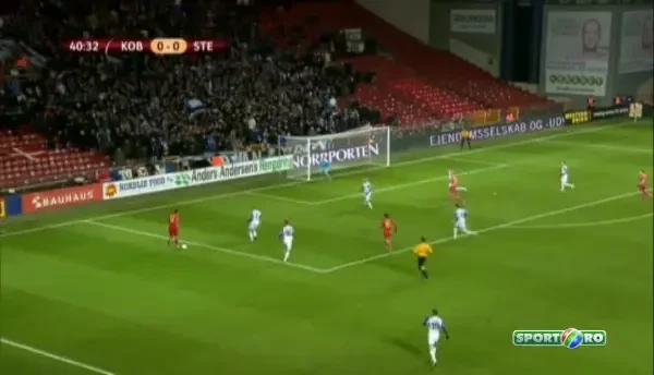 Nici MESSI n-a patit asa ceva la Copenhaga! Rusescu i-a TERORIZAT pe danezi! VIDEO: 3 oameni vor sa-l TERMINE in careu