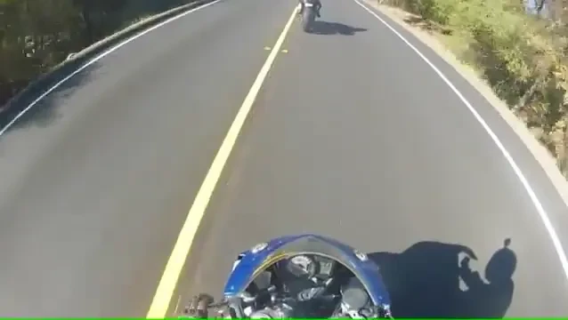 VIDEO Cosmar pe sosea! Rupea motorul cu 130 la ora, dar a ajuns in PRAPASTIE! Cum a fost scos de acolo!