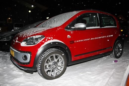 Volkswagen lanseaza cel mai mic SUV din lume! CrossUp! apare in 2013! Primele imagini SPION!_3