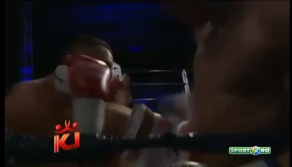 Asta e cea mai HORROR accidentare de la Local Kombat! Vezi cu ce lovitura I-A FACUT UN SANT pe frunte! VIDEO