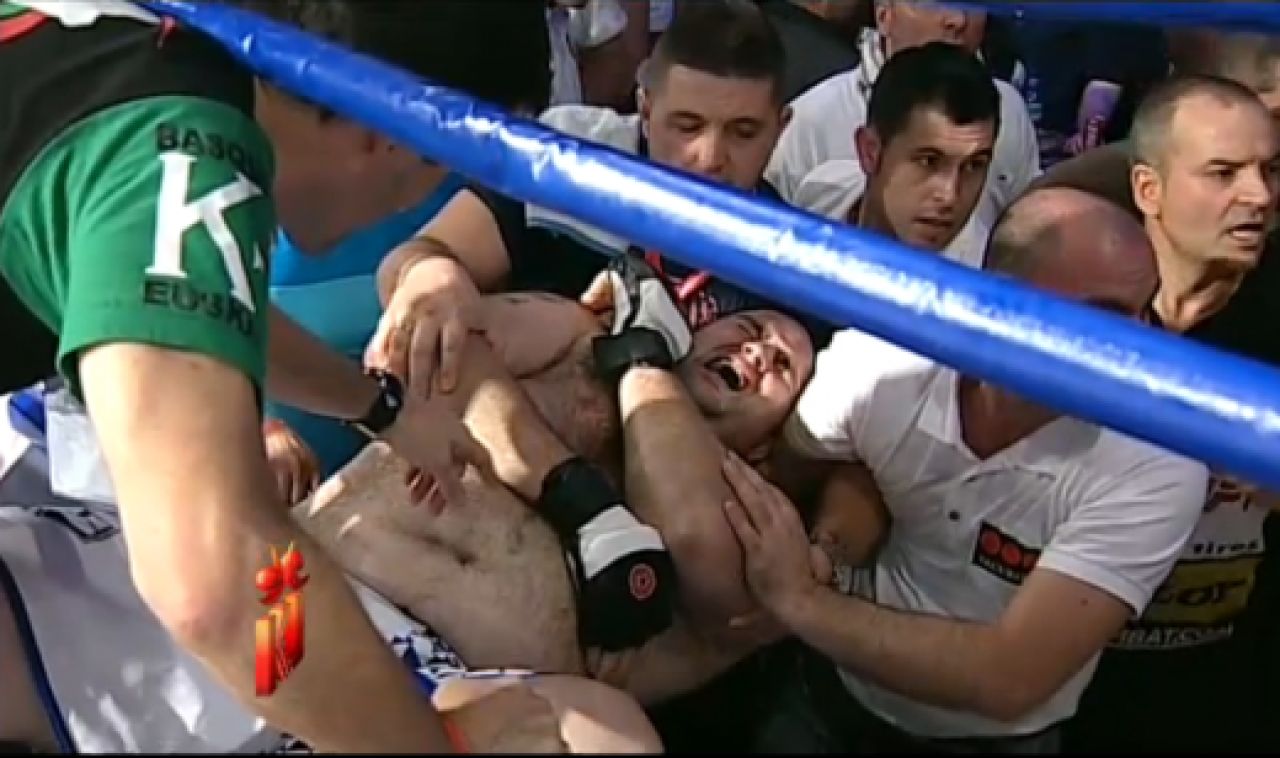 Cel mai controversat meci de la Local Kombat: