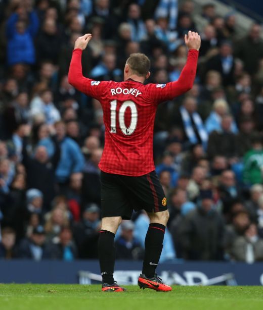 Incidente grave la derby-ul din Manchester! United a castigat in prelungiri, Ferdinand a fost lovit in figura! Un fan a intrat pe teren! Click AICI pentru VIDEO si FOTO:_2