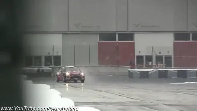 VIDEO Sebastian Loeb e ZEU! Drifturi senzationale pe un circuit ud! Imagini care il fac invidios chiar si pe Ken Block!