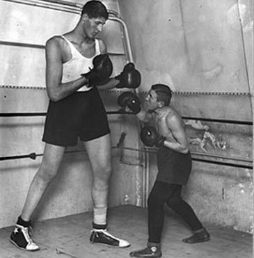 Misterul mortii celui mai inalt roman din istorie! Gogea Mitu a trait in 4 ani cat altii in 100! A fost UCIS de mafia din box?_27