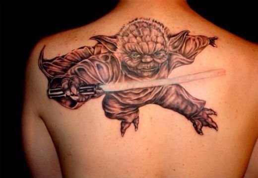 FOTO Cel mai tare TATUAJ din lume! Vezi ce se intampla cand stingi lumina! E real?