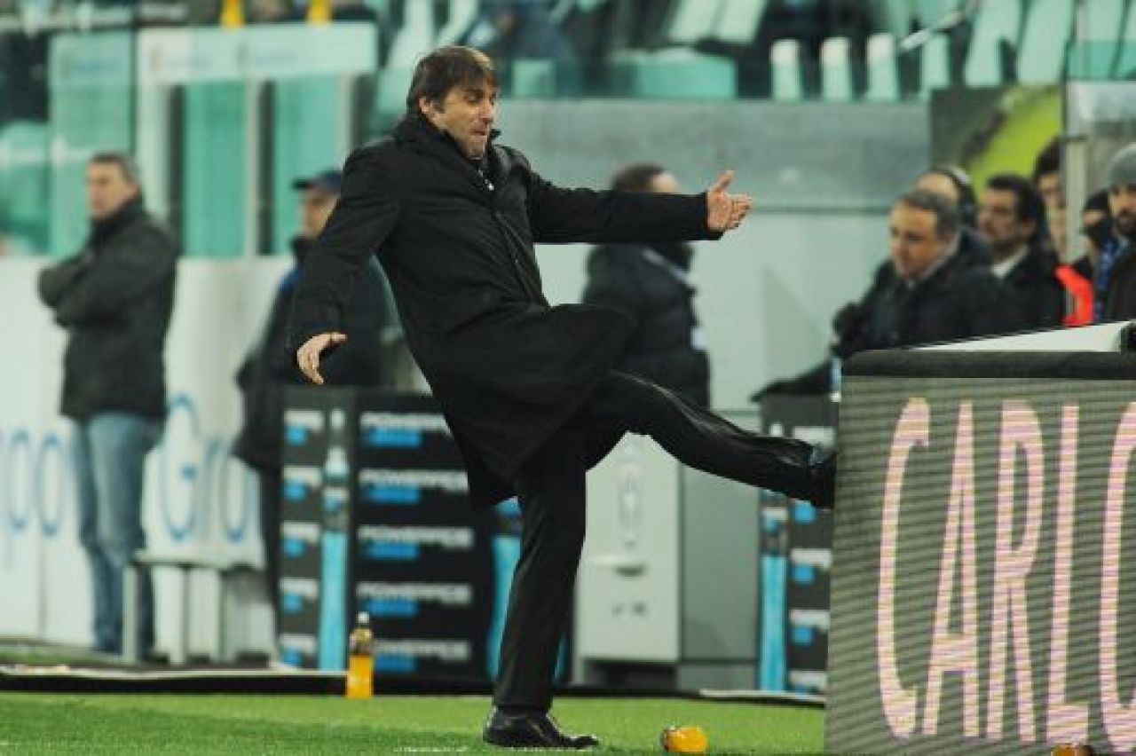 12/12/12, o zi pe care Juve nu o va uita! Fanii au crezut ca vine sfarsitul lumii dupa golul asta! :) VIDEO si Galerie FOTO:_11