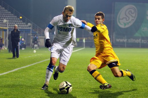 OFICIAL! Maxim a semnat cu Steaua! Becali anunta cel mai SCUMP transfer din Liga I! Cat costa PERLA de la Targu Jiu: