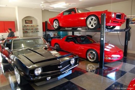 FOTO Cum arata casa unui miliardar OBSEDAT de Ferrari! Asa ceva e UNIC in lume! Masini de MILIARDE in sufragerie!_13