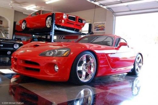 FOTO Cum arata casa unui miliardar OBSEDAT de Ferrari! Asa ceva e UNIC in lume! Masini de MILIARDE in sufragerie!_14
