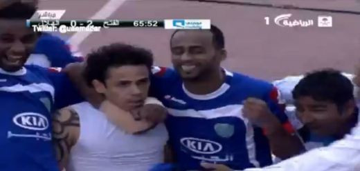 Micutul Elton e REGE printre arabi! Si-a scos tricoul si s-a bucurat ca un nebun dupa un penalty executat cu sange rece: VIDEO