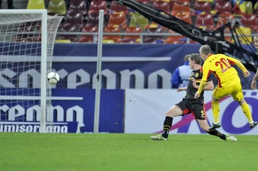 Sfatul care ar putea DECIDE transferul lui Maxim la Steaua! Jucatorul l-a sunat pe Piturca sa-l intrebe ce sa aleaga! Ce raspuns a primit:
