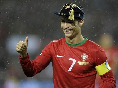 Sfarsitul lumii nu-l prinde la Madrid! Realul a primit o oferta fabuloasa pentru Ronaldo: 150.000.000 &euro; pentru un transfer imediat! Impresarul sau confirma!