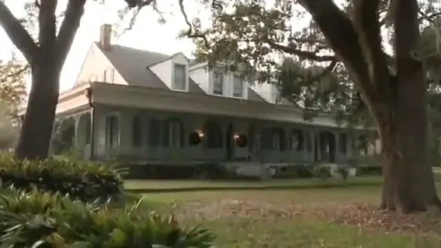 VIDEO Reporterul care a surprins o FANTOMA in direct! Nu crezi in povesti? Uita-te atent la imagini!