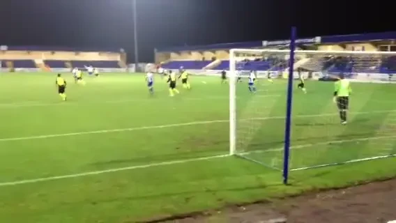 Pur si simplu GENIAL! A jonglat ca Rusescu si a trimis imparabil pentru portar! Faza superba a unui jucator crescut de Man City: VIDEO