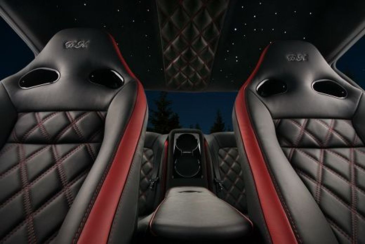 FOTO Bulgarii au lansat masina cu acoperis din STELE! Tuningul finalului de an! Un Nissan GT-R unic in lume!_13