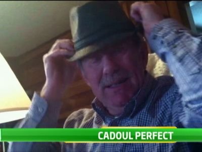 Reactie fabuloasa a unui american dupa ce a primit cel mai frumos cadou de Craciun! Cum a plans de fericire dupa ce a primit bilete la meciul pe care l-a asteptat toata viata: