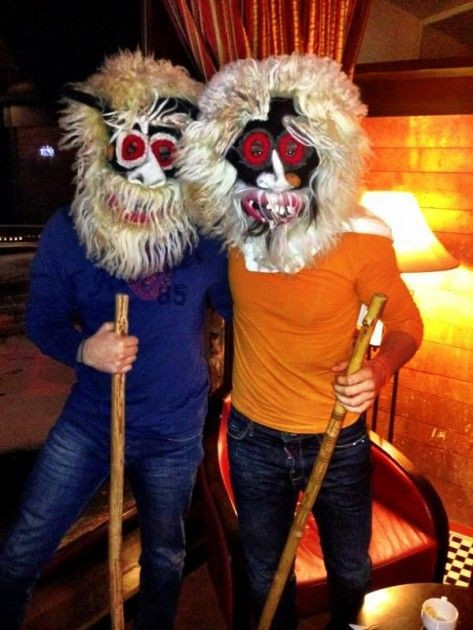 Astea da Sarbatori! Marica si Chivu si-au petrecut Craciunul mascati! :) Primul semn ca noul lider din teren il poate convinge pe Chivu sa revina: