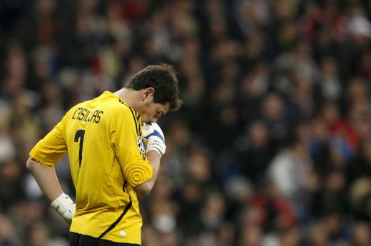 Mourinho isi bate joc de Casillas! I-a stricat un record vechi de 10 ani si nu i-a dat explicatii! Nu are nevoie, la el nu e cazul! Ce a patit Iker: