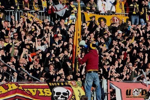 Insula PIRATILOR din fotbal! Cel mai original club din lume e intr-un cartier de PROSTITUATE! O poveste UNICA_12