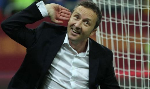 Aroganta pentru rivale: Ne uitam la ele, in jos, dar nu le vedem! :) Lui MM nu-i vine sa creada cat de bine e acum la Steaua! Ce spune despre Dinamo si Rapid: