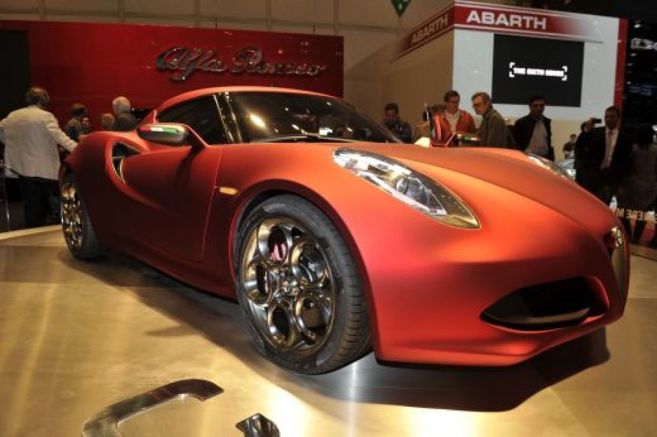 FOTO Alfa Romeo promite cea mai FRUMOASA masina din lume! Racheta pregatita pentru 2013! Se poate bate cu Ferrari si Lambo?_1