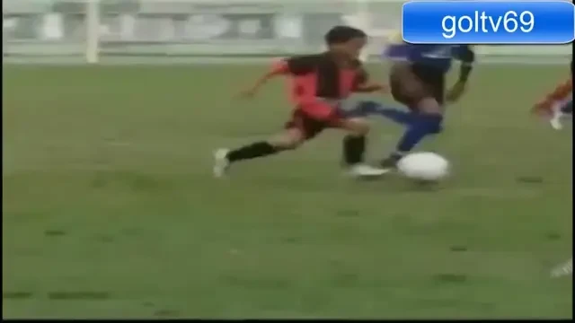 VIDEO Barca transfera un nou Messi! Pustiul FENOMEN din Brazilia! Are doar 11 ani si abia se vede pe teren! Vezi cum dribleaza: