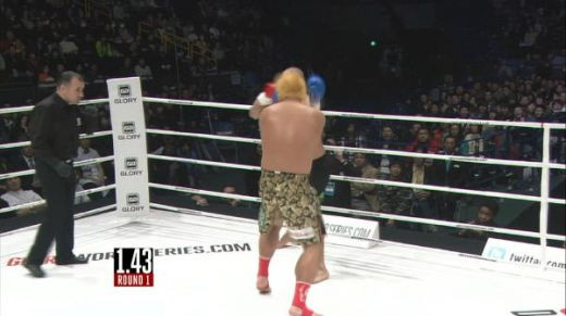 VIDEO Serie INCREDIBILA de lovituri! Omul care l-a FURAT pe Ghita a oferit faza zilei la Tokio!