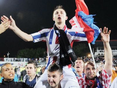 Steaua ataca FALIMENTUL de la Galati! Isi rezolva cea mai mare problema din lot: 1.000.000 &euro; pentru fundasul de Champions League!