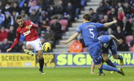 Galeria Zilei: RVP a facut SHOW in Anglia! E la un pas de titlu cu United si golgheter intr-un campionat de miliarde de euro! CLICK AICI pentru FOTO:_3