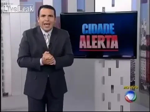 VIDEO Cursa GROAZEI pe sosea! Motociclistul care a bagat spaima in tot orasul! Cum face slalom printre masini