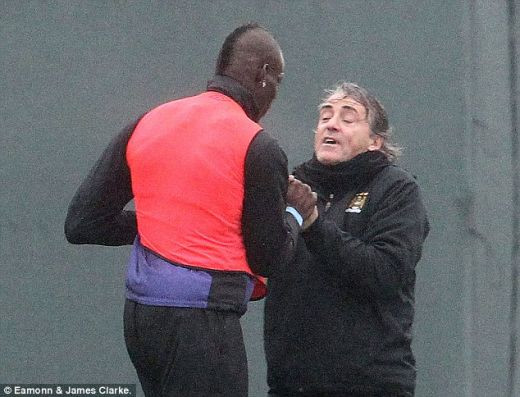 INCREDIBIL! Mancini S-A BATUT CU Balotelli la antrenament! Cei doi au fost despartiti cu greu! FOTO SOCANT_3