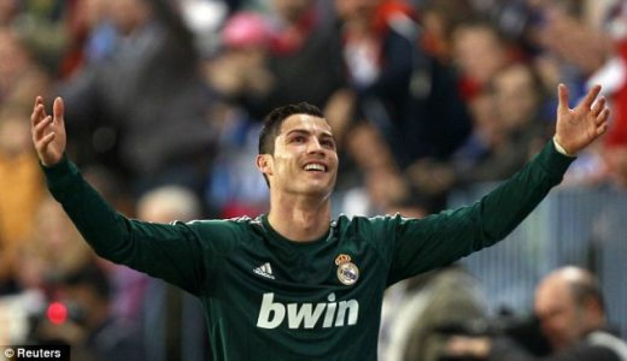 DOVADA ca Ronaldo nu mai crede in Balonul de Aur! Ce si-a scris pe noile ghete CR7: FOTO_1