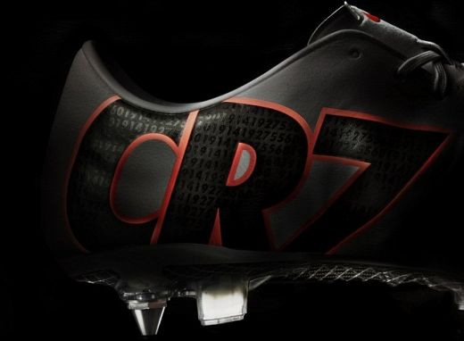 DOVADA ca Ronaldo nu mai crede in Balonul de Aur! Ce si-a scris pe noile ghete CR7: FOTO_2