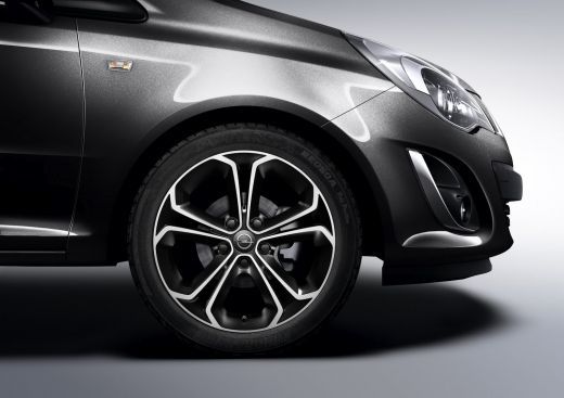 FOTO Noua Corsa a fost SPIONATA pe sosea! Opel isi schimba fata! Cum arata noua masina la teste:_13